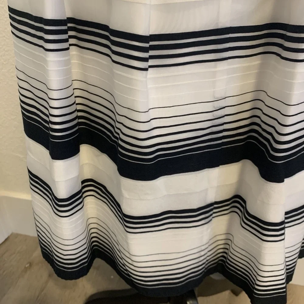 White House Black Market Striped Strapless Party Sun Dress Women's Size 2 - Picture 11 of 14